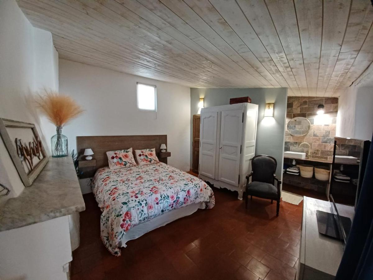 Chez Les Filles Bed & Breakfast Dions Exterior photo